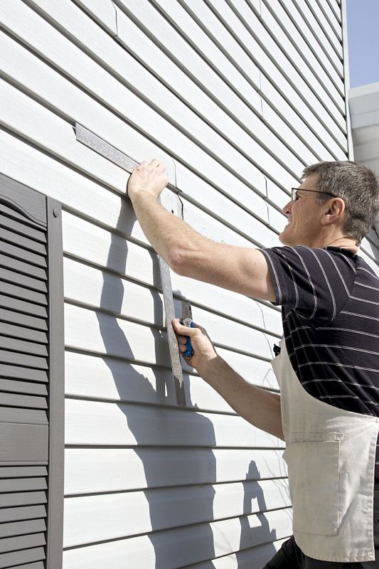 Expert Vinyl Siding Repair Service